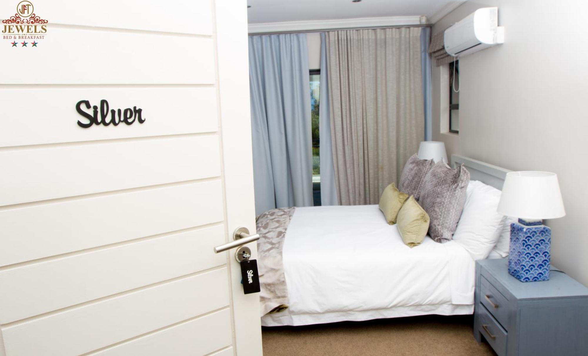 Jft Jewels Guest House イースト・ロンドン エクステリア 写真