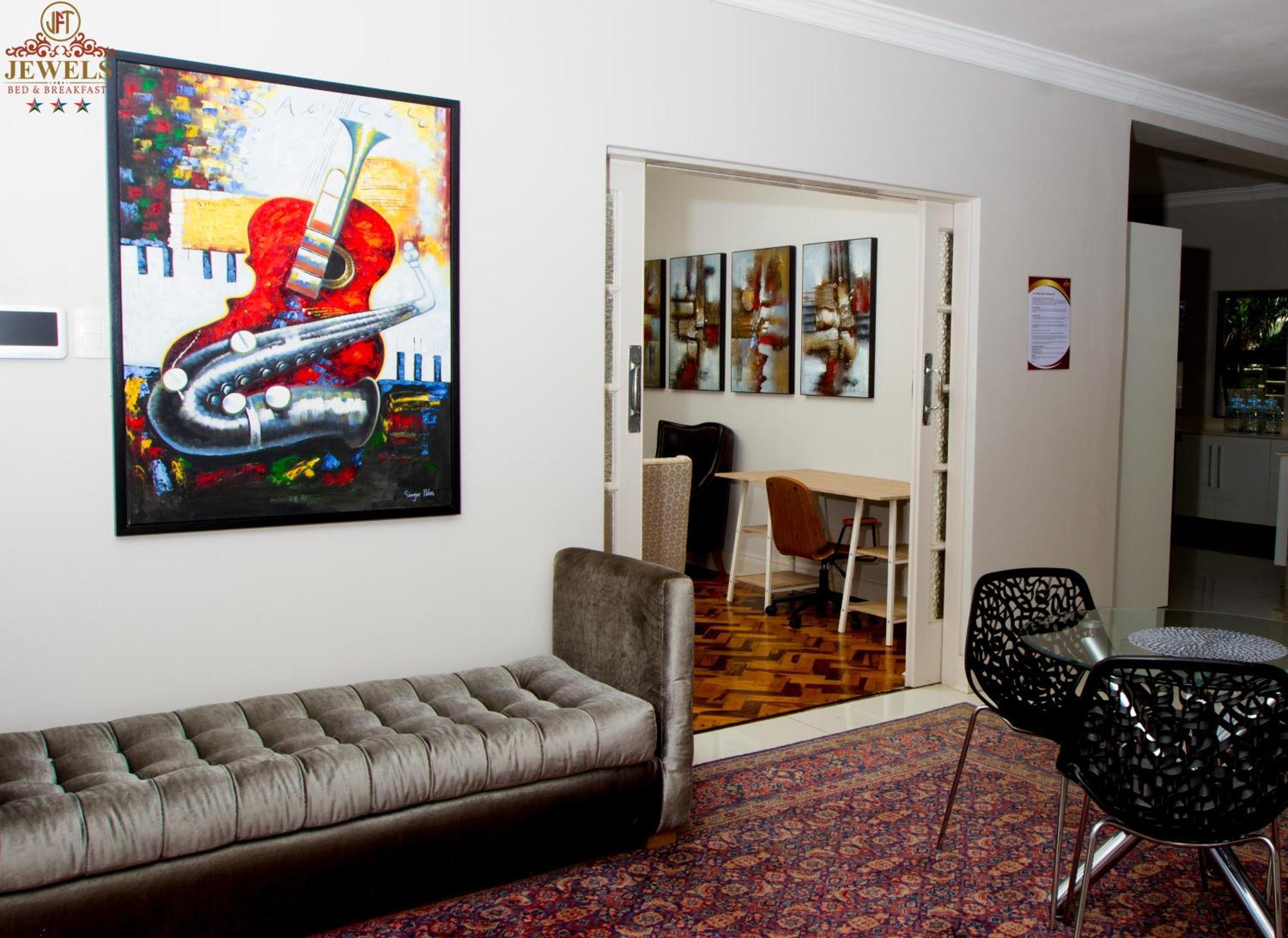 Jft Jewels Guest House イースト・ロンドン エクステリア 写真
